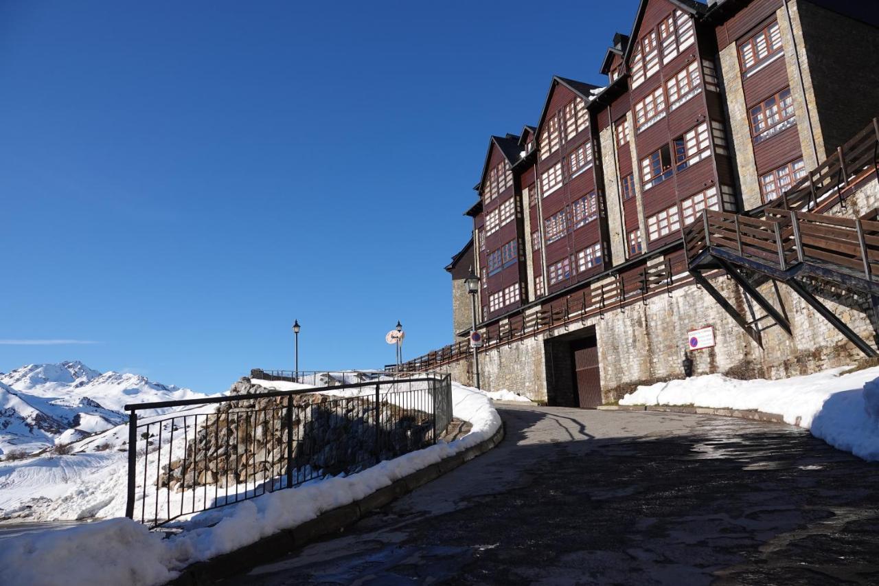 Stone Garaje Cubierto Y Trastero Pirineos360 Apartamento Formigal Exterior foto